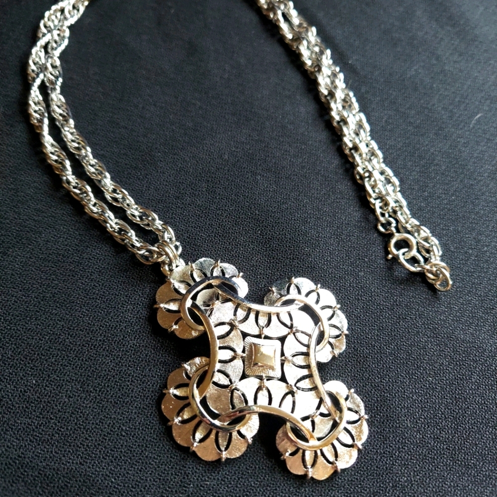 Vintage trifari Maltese Cross silver tone
